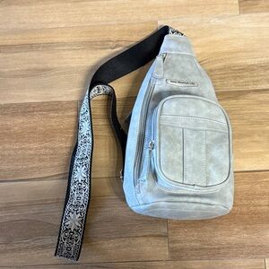 Stone Mountain Accessories Light Gray Belt Bag